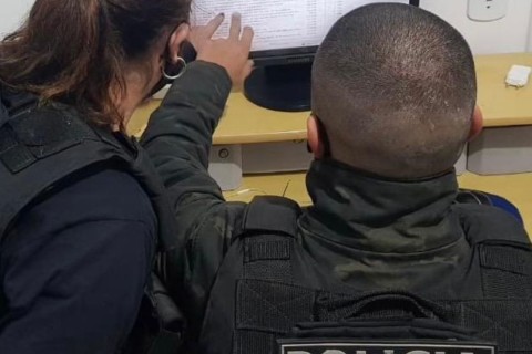 Pai é preso após relatar ao ChatGPT plano para matar o filho e atacar escolas e autoridades