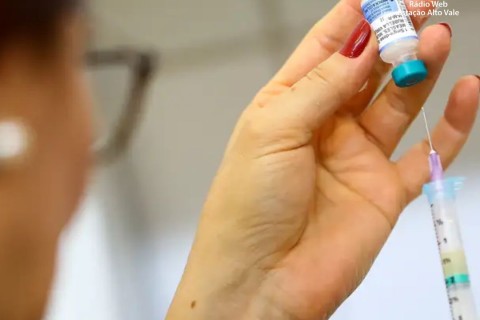 Após casos de sarampo, Ministério da Saúde recomenda vacinar bebês