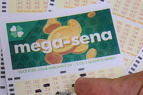 Mega-Sena acumula e prêmio principal vai para R$ 65 milhões