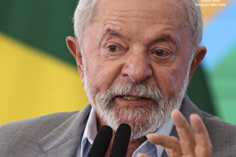 Lula zera imposto e subsidia diesel para conter alta do petróleo