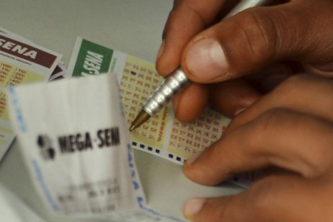 Mega-Sena acumula para R$ 30 milhões; confira os números sorteados