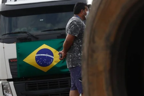 Justiça proíbe bloqueio de rodovias e acessos a portos no Litoral Norte