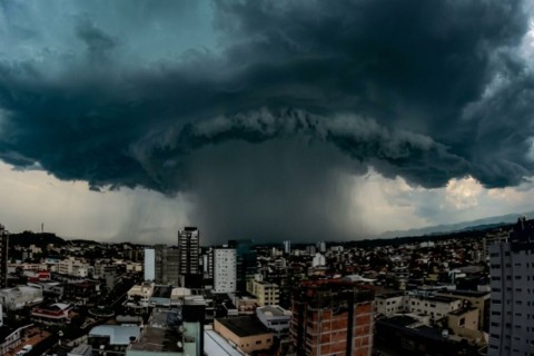 Julho começa com ciclone que traz frente fria e tempo severo ao Sul do Brasil nas próximas 48h