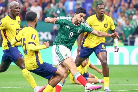 México bate Equador e avança às oitavas de final da Copa