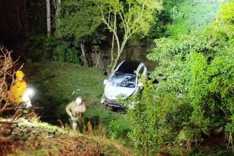 Jovem fica ferido após saída de pista na SC-350, em Aurora