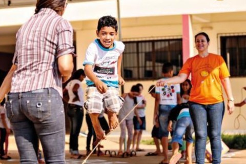 Uma em cada 10 crianças de 4 e 5 anos não vai à escola em 876 cidades