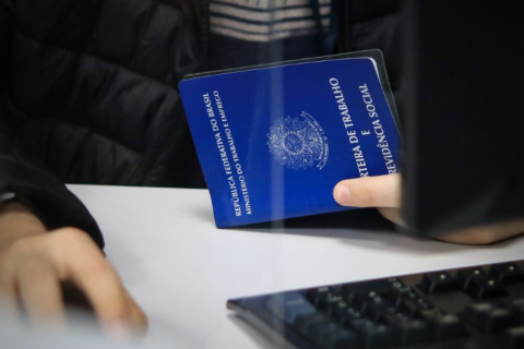 Santa Catarina ultrapassa 10 mil vagas de emprego pelo Sine e reforça ações de intermediação