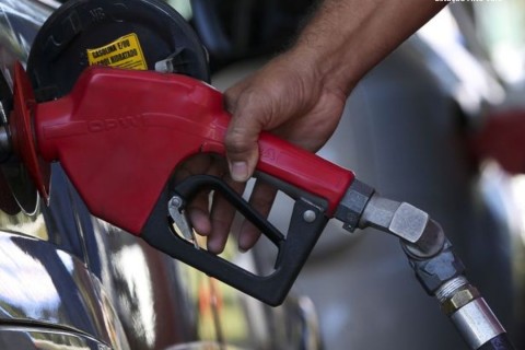 Governo adia reunião que pode aumentar etanol na gasolina para 32%