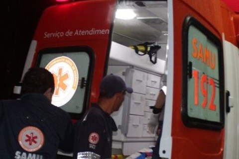 Adolescente fica ferido após atropelamento em Laurentino; motorista deixa o local