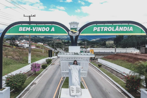 Moradores de Petrolândia já podem agendar limpeza das fossas com a Casan