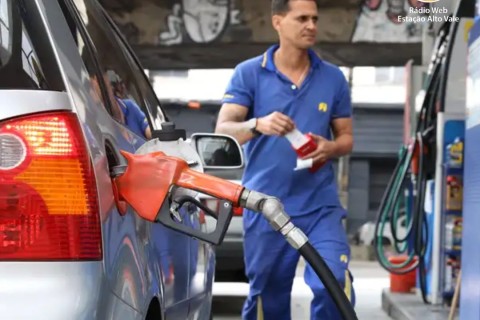Subsídio de R$ 0,44 por litro da gasolina é prorrogado por 30 dias