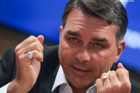 Resultado da Quaest amplia pressão por mudança na estratégia de Flávio
