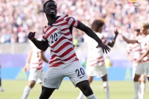 Com um a menos, EUA anulam Bósnia e estão nas oitavas da Copa do Mundo