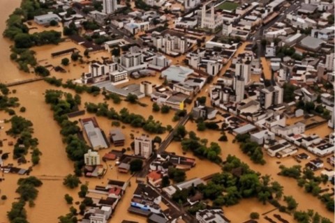 Rio Itajaí-Açu pode chegar a 9,5 metros com previsão de alto volume de chuvas no fim de semana em SC
