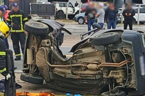 Batida violenta é seguida de acidente entre três carros no mesmo trecho da BR-470 em SC