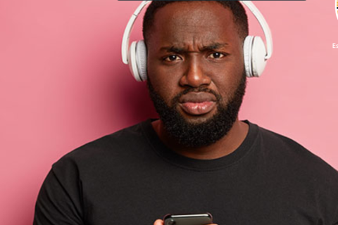 Especialista em longevidade: “Usar fones de ouvido Bluetooth é como por um micro-ondas na cabeça”