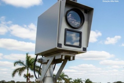 Vandalismo e furtos paralisam instalação de radares de velocidade em trecho crítico da BR-470