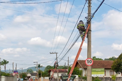 Operação Limpa Fios terá continuidade em Rio do Sul com nova etapa no Fundo Canoas