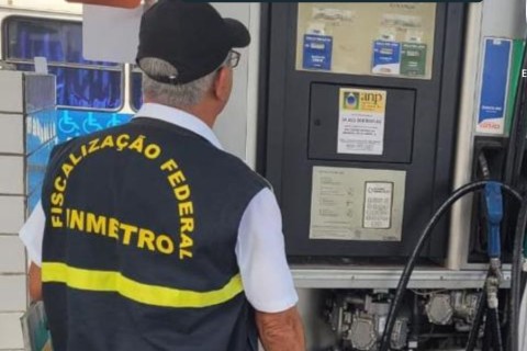 Imetro-SC promove orientações e lança guia prático contra irregularidades em bombas de combustíveis