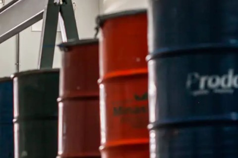 Indústria brasileira recua 0,2% em maio; primeira queda desde 2025