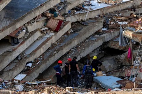 Sobe para 4.333 o número de mortos nos terremotos na Venezuela