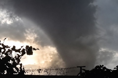 Tornado atinge cidades do Rio Grande do Sul e deixa feridos