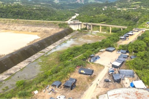 Comunidade indígena volta a ocupar Barragem Norte, em José Boiteux, após visita de governador