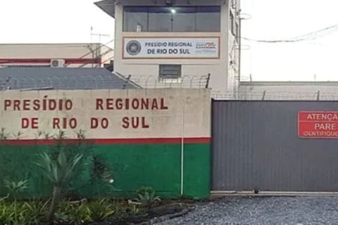 Mãe e padrasto são presos por morte de criança de dois anos em SC