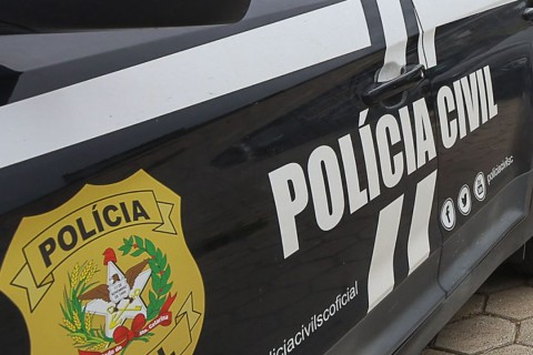 Mulher vive semanas de terror após ex ameaçar divulgar vídeos íntimos feitos sem autorização em SC