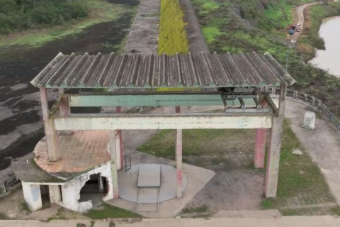 Após 40 dias parada, reforma da maior barragem contra enchentes de SC será retomada em meio a vaivém na Justiça