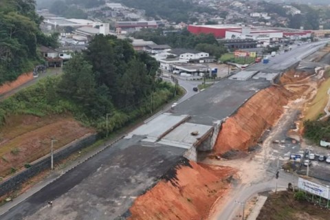 Obras de viaduto de R$ 66 milhões avançam com duplicação da BR-470 em Blumenau