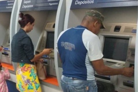Governo propõe salário mínimo de R$ 1.717 em 2027