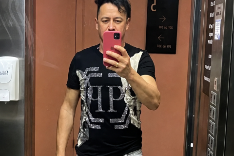 Empresário preso por suspeita de fraudes no mercado de shows em SC ostentava vida de luxo e fotos com artistas de renome