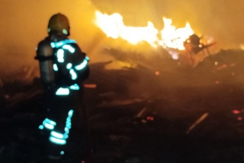 Incêndio destrói galpão agrícola e causa prejuízo estimado em R$ 1 milhão em Ituporanga