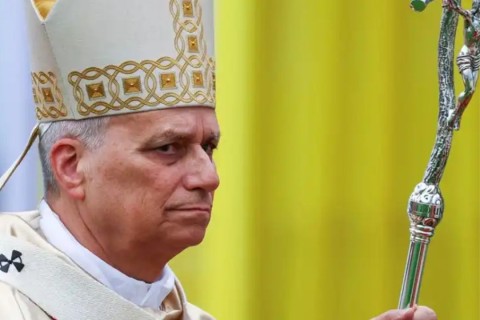 “Existem questões maiores”, diz Papa Leão XIV ao ser questionado sobre casamento homoafetivo